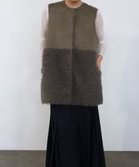 【torrazzo donna（トラッゾドンナ）】エコファーリバーシブルベスト
