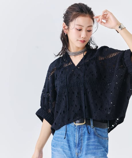 【torrazzo donna（トラッゾドンナ）】インドカットワークレーストップス