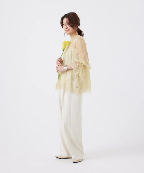 【torrazzo donna（トラッゾドンナ）】フローラルラッセルレースブラウス