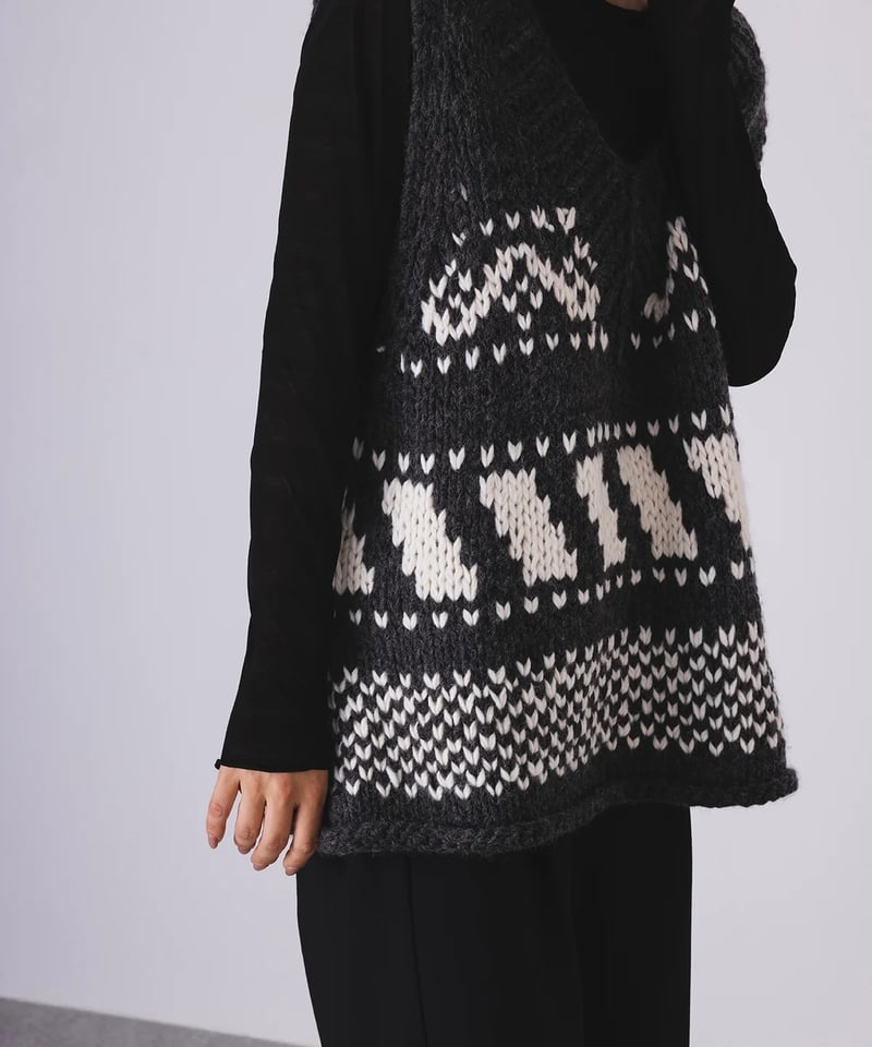 torrazzo donna（トラッゾドンナ）】ハンドメイドカウチンニットベスト