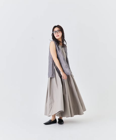 【torrazzo donna（トラッゾドンナ）】インド刺繍レイヤード２WAYトップス