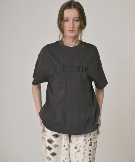 【HERENCIA（ヘレンチア）】Reframeロゴ タックTシャツ