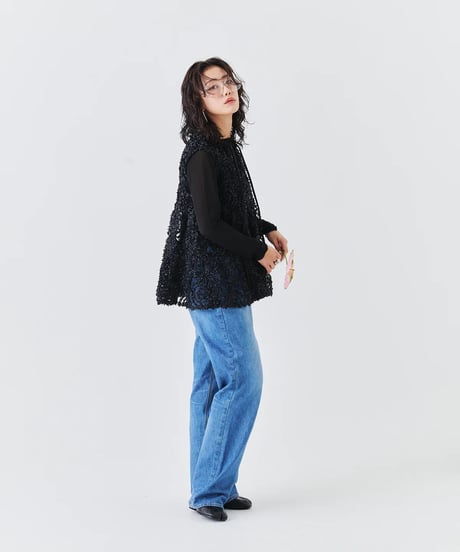 【torrazzo donna（トラッゾドンナ）】メッシュ刺繍レースノースリーブトップス