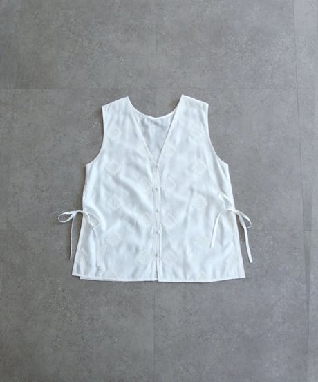 【torrazzo donna（トラッゾドンナ）】インド刺繍レイヤード２WAYトップス