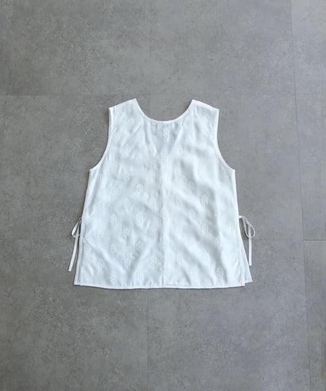 【torrazzo donna（トラッゾドンナ）】インド刺繍レイヤード２WAYトップス