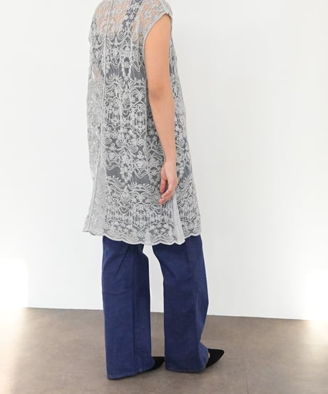 【torrazzo donna（トラッゾドンナ）】コード刺繍レースジレ