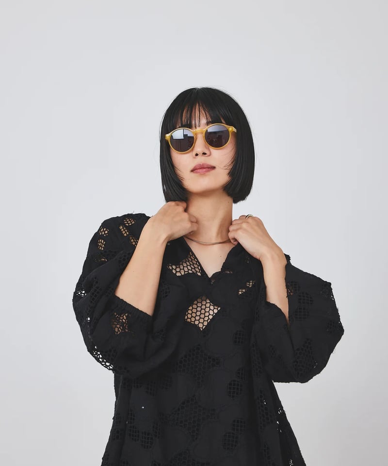 torrazzo donna（トラッゾドンナ）】カットワークレースブラウス