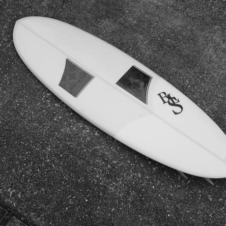宮崎市内手渡し限定 スウェルサーフボード クアッドマスター 5' 10\" 宮崎市内手渡し限定 スウェルサーフボード クアッドマスター 5