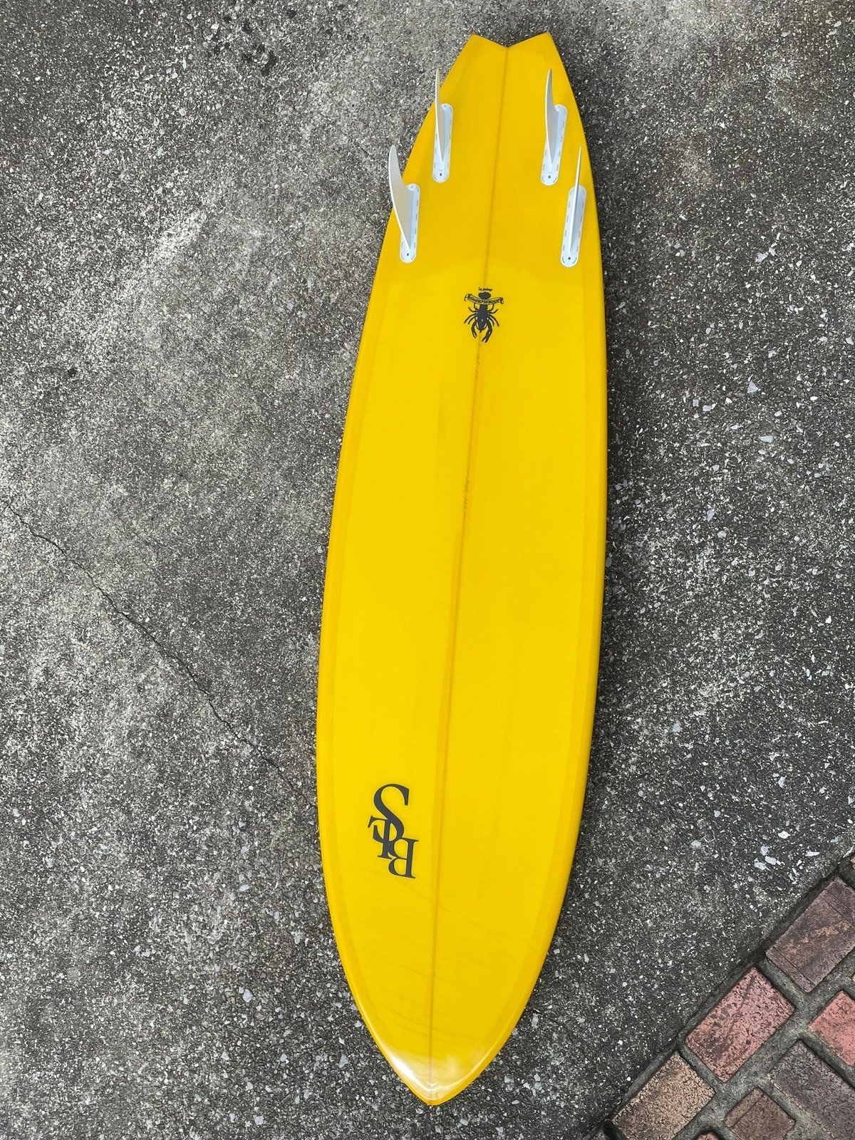 ミッドレングスサーフボード 6'10 ミッドレングスサーフボード 6'10
