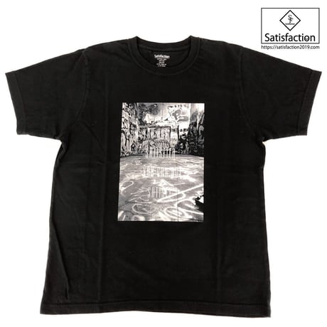 SatisfactionグラフィTシャツ ブラック