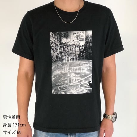 SatisfactionグラフィTシャツ ブラック