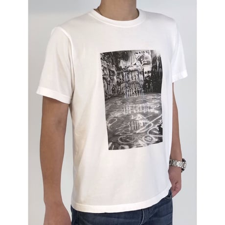 SatisfactionグラフィTシャツ ホワイト