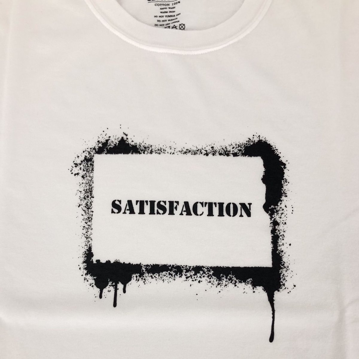 SatisfactionステンシルTシャツ ホワイト | Satisfaction Tシャツ＆