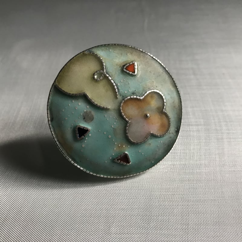 七宝ブローチ/ 花のおなら（フローラル） | Enameling Jewelry A I