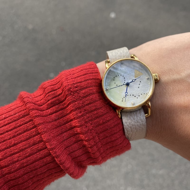 七宝文字盤うで腕時計【わた雲のあかちゃん】 | Enameling Jewelry A I