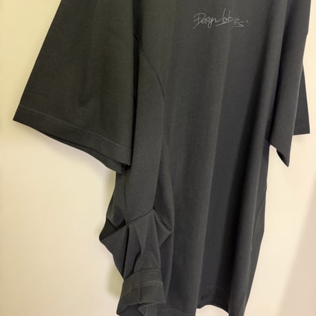 FOLDED ASYMMETRY LOGO T-SHIRT