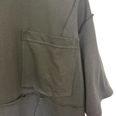 BROKEN PANEL POCKET T-SHIRT