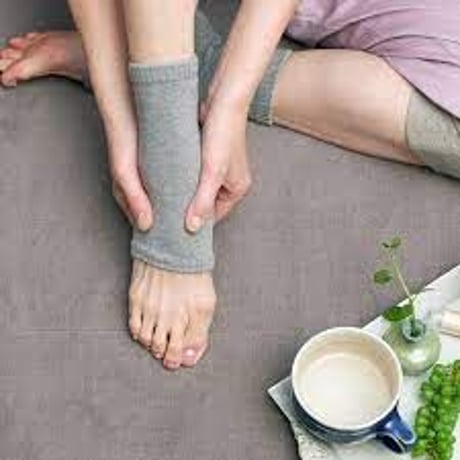 LYKKEジェルソックス（甲部分メッシュ）（足の睡眠美容） 植物由来の天然ジェルを内側に施した、かかと専用の保湿ソックス