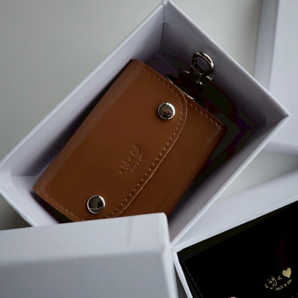 ☺︎<❤︎ leather keycase | kaoyorinakami