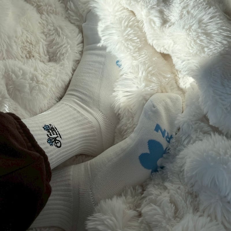 logo flower socks | kaoyorinakami