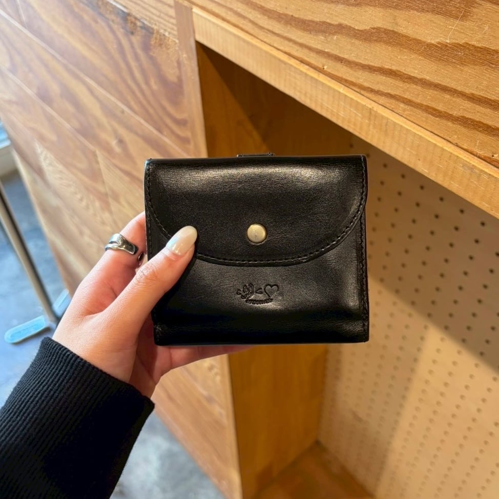 ☺︎<❤︎ leather wallet | kaoyorinakami