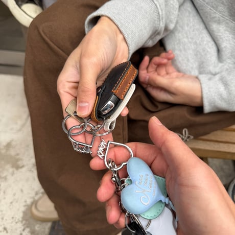 ❤︎KYRN carabiner