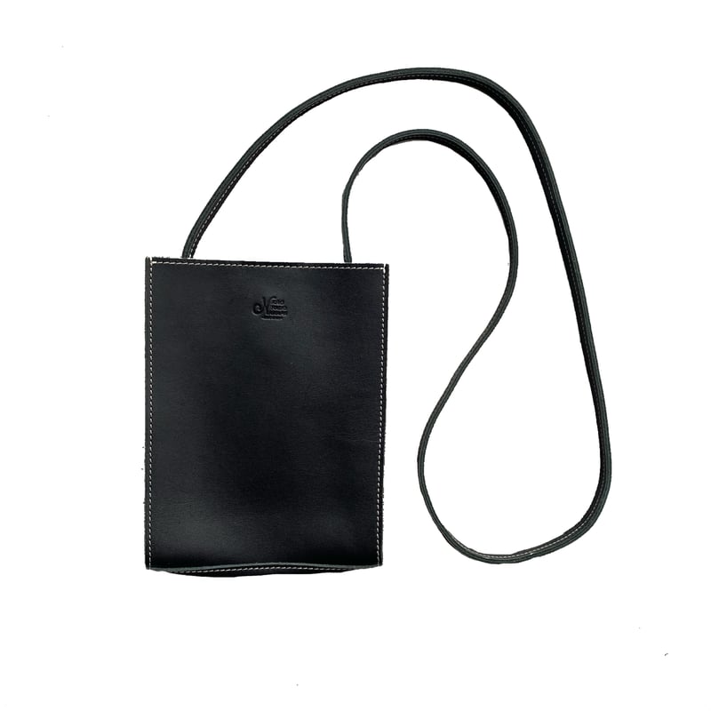 logo leather pochette | kaoyorinakami