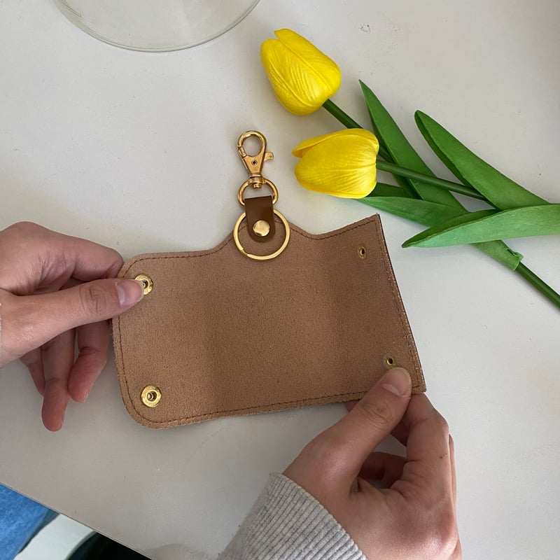 leather key case | kaoyorinakami leather key case | kaoyorinakami