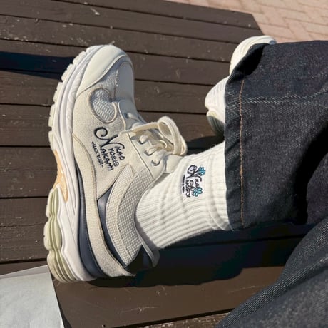 logo flower socks