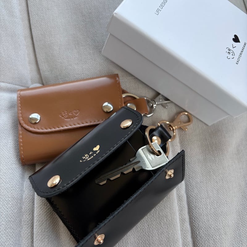 ☺︎<❤︎ leather keycase | kaoyorinakami