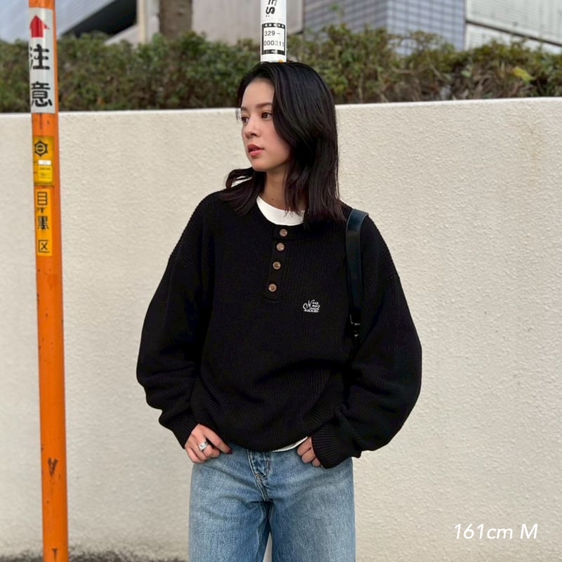 henry neck logo knit | kaoyorinakami
