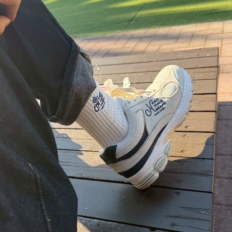 logo flower socks