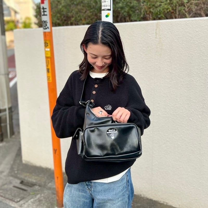 カオヨリナカミ Connie leather like shoulder Connie mini shoulderbag | kaoyorinakami