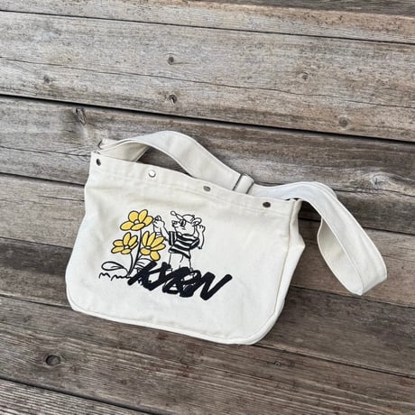 bear shoulder bag