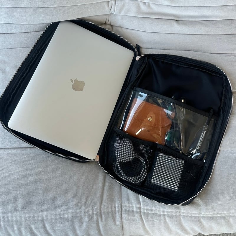 Connie gadget case | kaoyorinakami