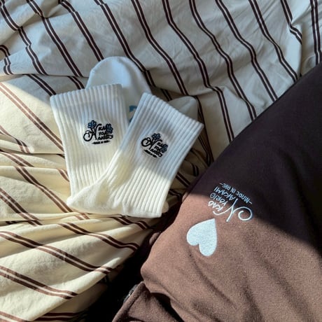 logo flower socks