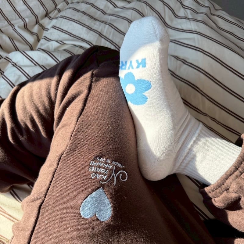 logo flower socks | kaoyorinakami