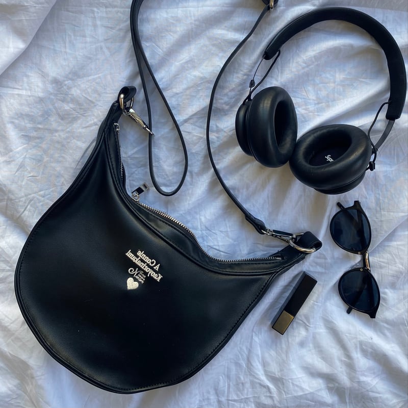 logo leather like shoulder | kaoyorinakami logo leather like shoulder | kaoyorinakami