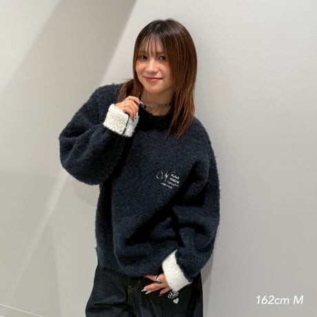 logo knit