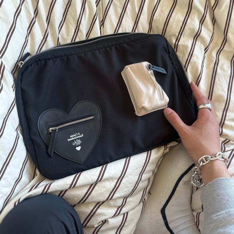 Connie gadget case | kaoyorinakami