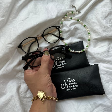 logo glasses