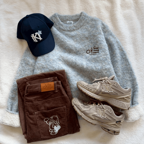 logo knit