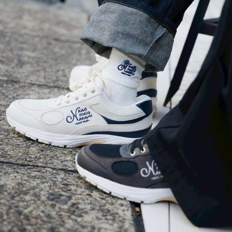 logo flower socks