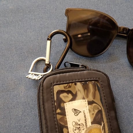 ❤︎KYRN carabiner