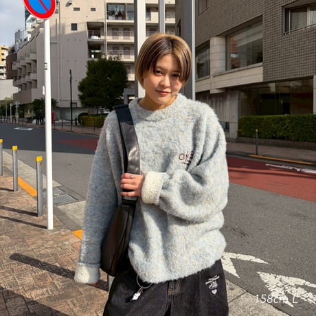 logo knit