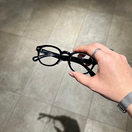logo glasses