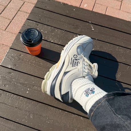 logo flower socks