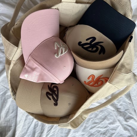 K❤︎ two-tone cap