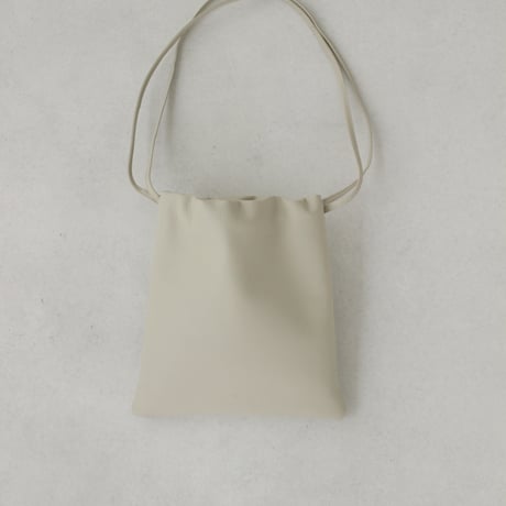 Drawstring Bag / cow leather / shell