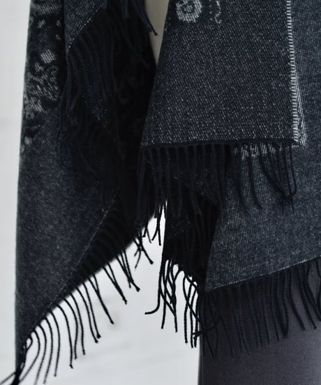 Multi Way Paisley Shawl（Black)